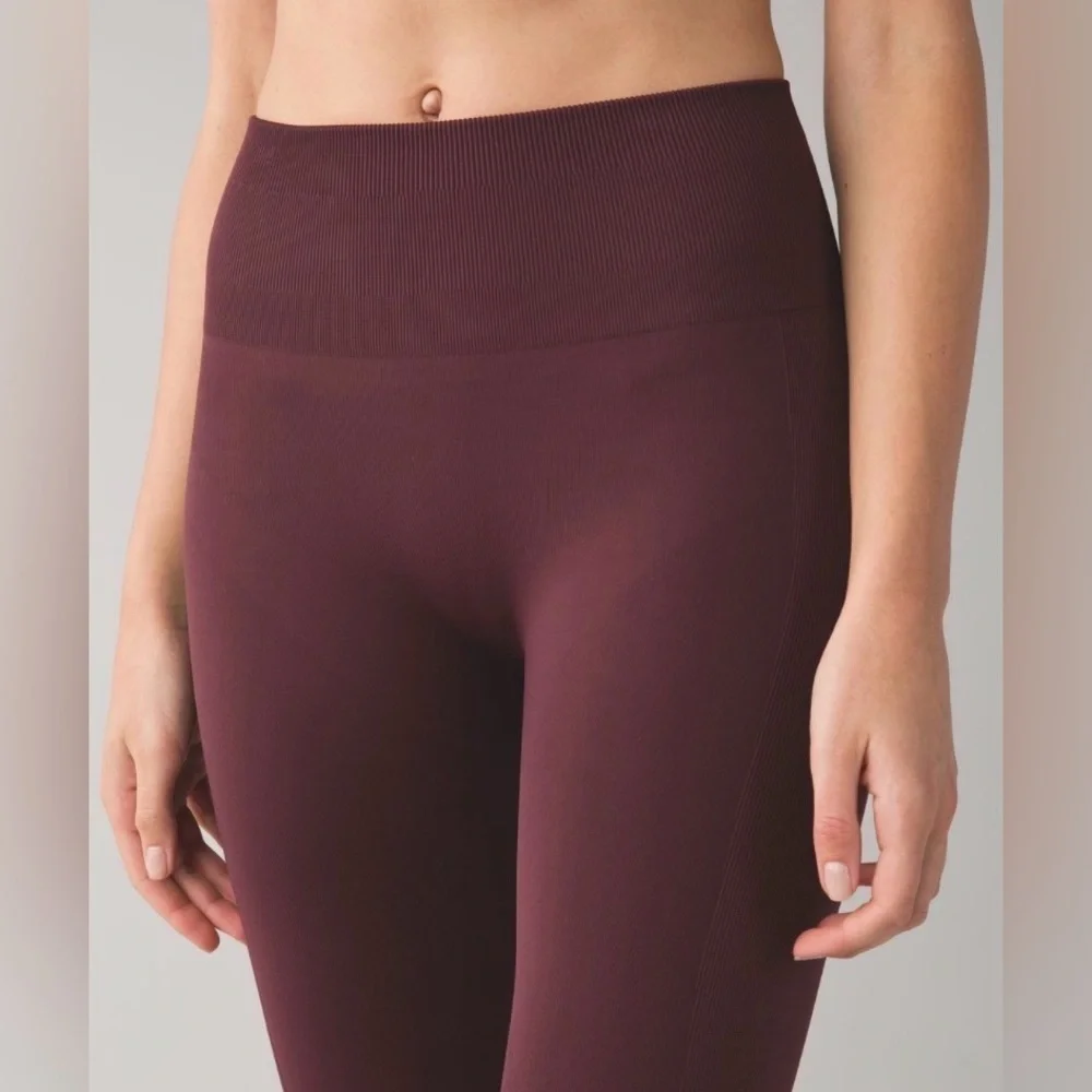 Lululemon Zone In Crop in Bordeaux Drama Size 4